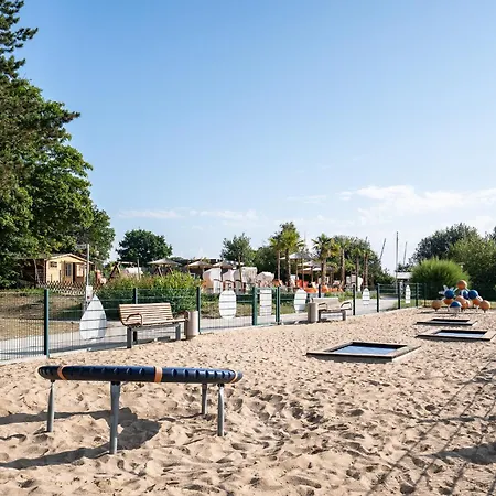 App 340 - Strandlage Lejlighed